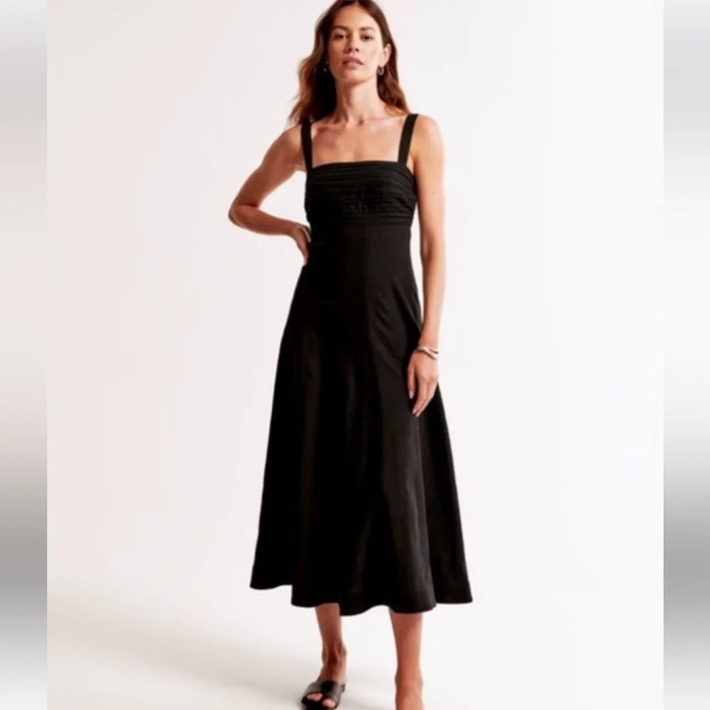 Abercrombie & Fitch Black Square-Neck Maxi Dress